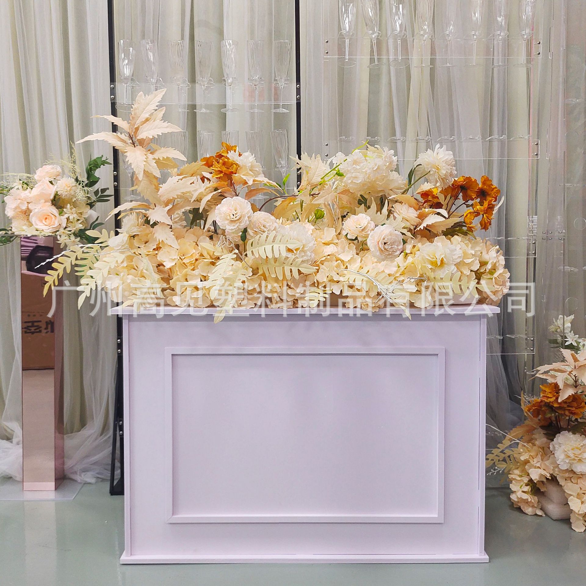 Supply Wedding Venue - Colonna romana, allestimento per location di